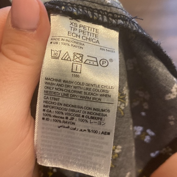 Black floral old navy dress. - Picture 6 of 6